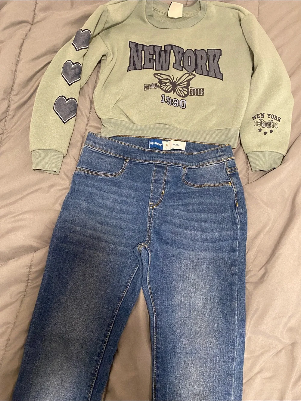 This is a set you get, Old Navy Blue kids Skinny Jeans $ a New York butterfly sw